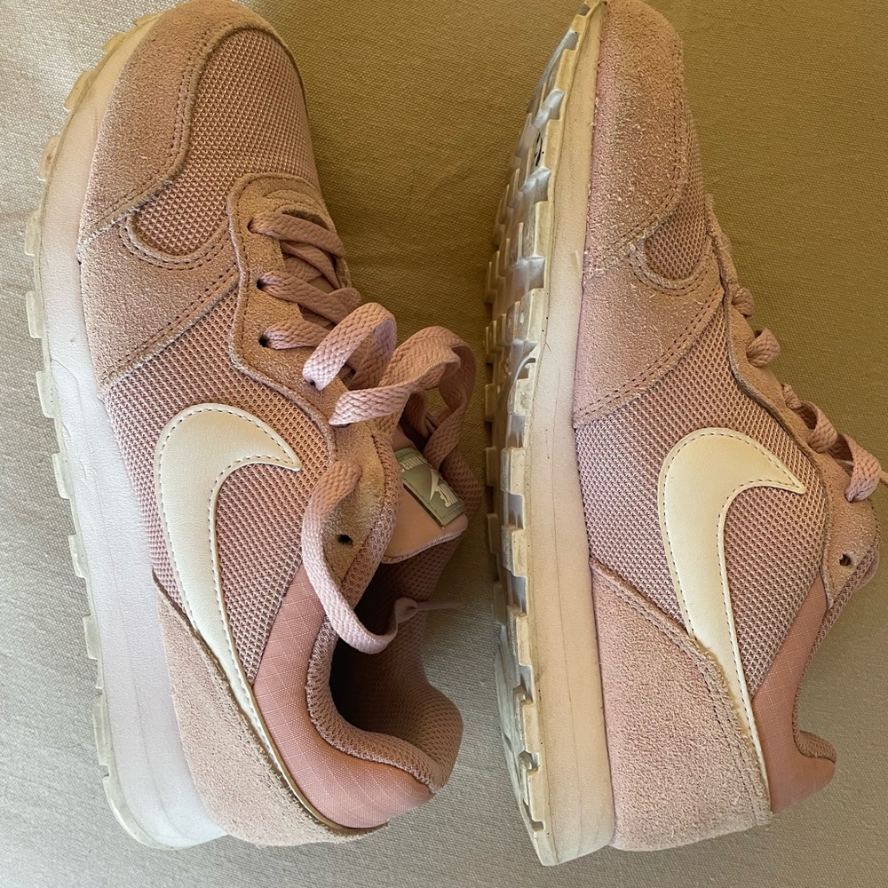 Nike Women's MD runner 2 shoes - Picture 4 of 7